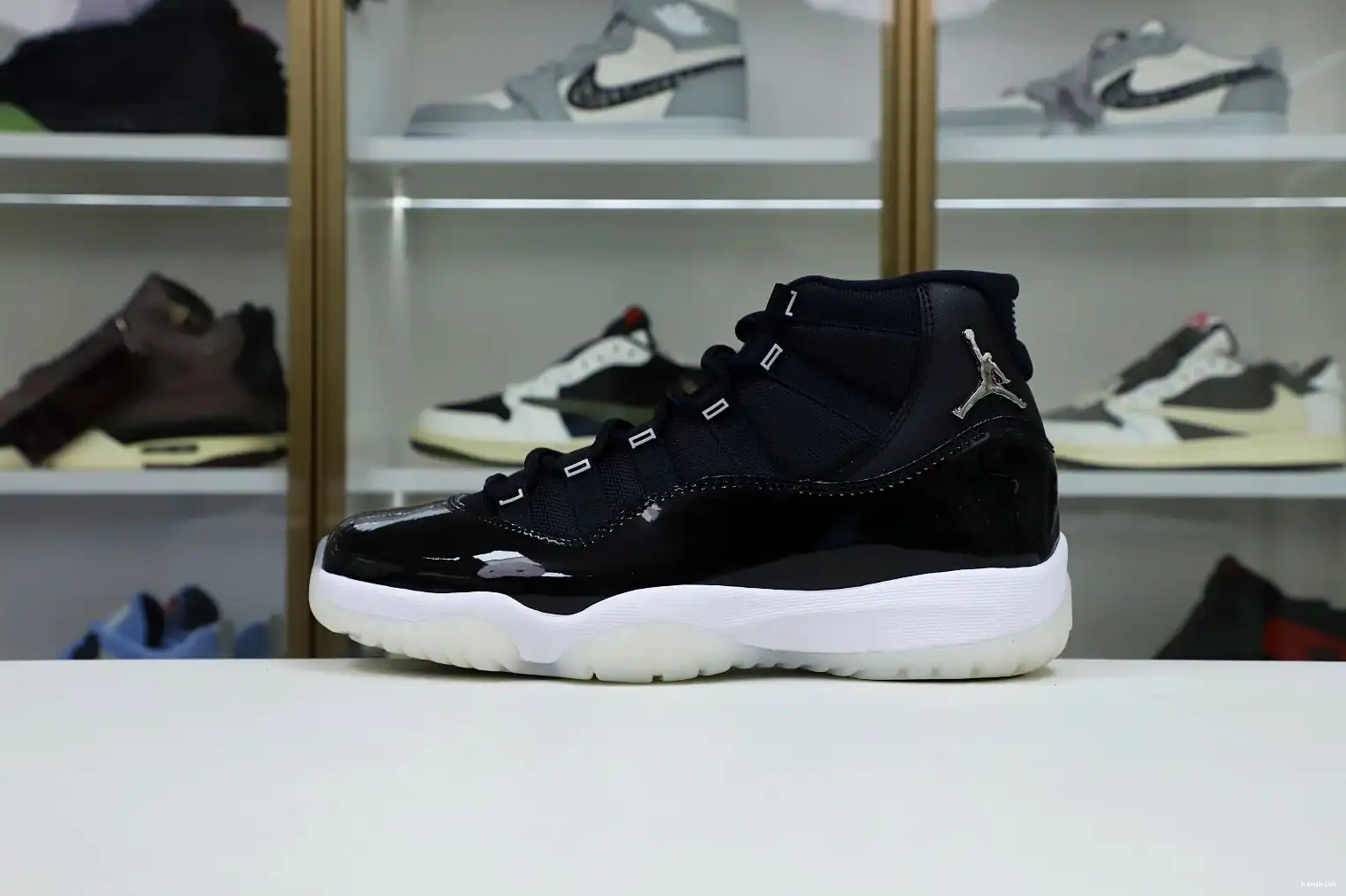 JORDAN AIR Kimikick RETRO 11   25TH 'JUBILEE 0611